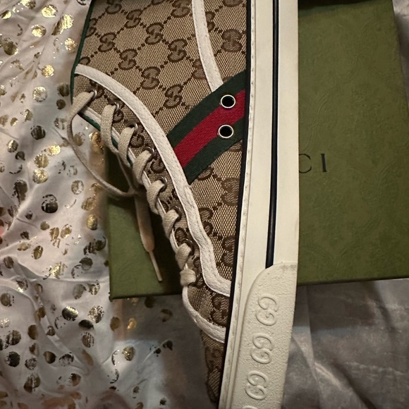 Authentic Gucci sneakers - Picture 10 of 15